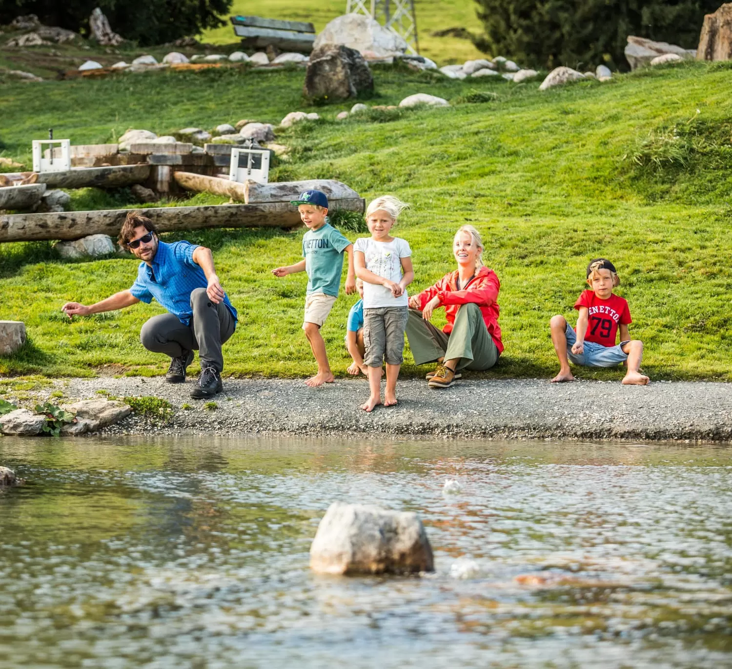 steinehuepfen-am-filzalmsee-in-brixen-im-thale